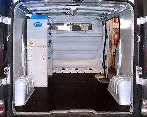 01_ A Trofarello rivestimenti interni e pianali per Trafic